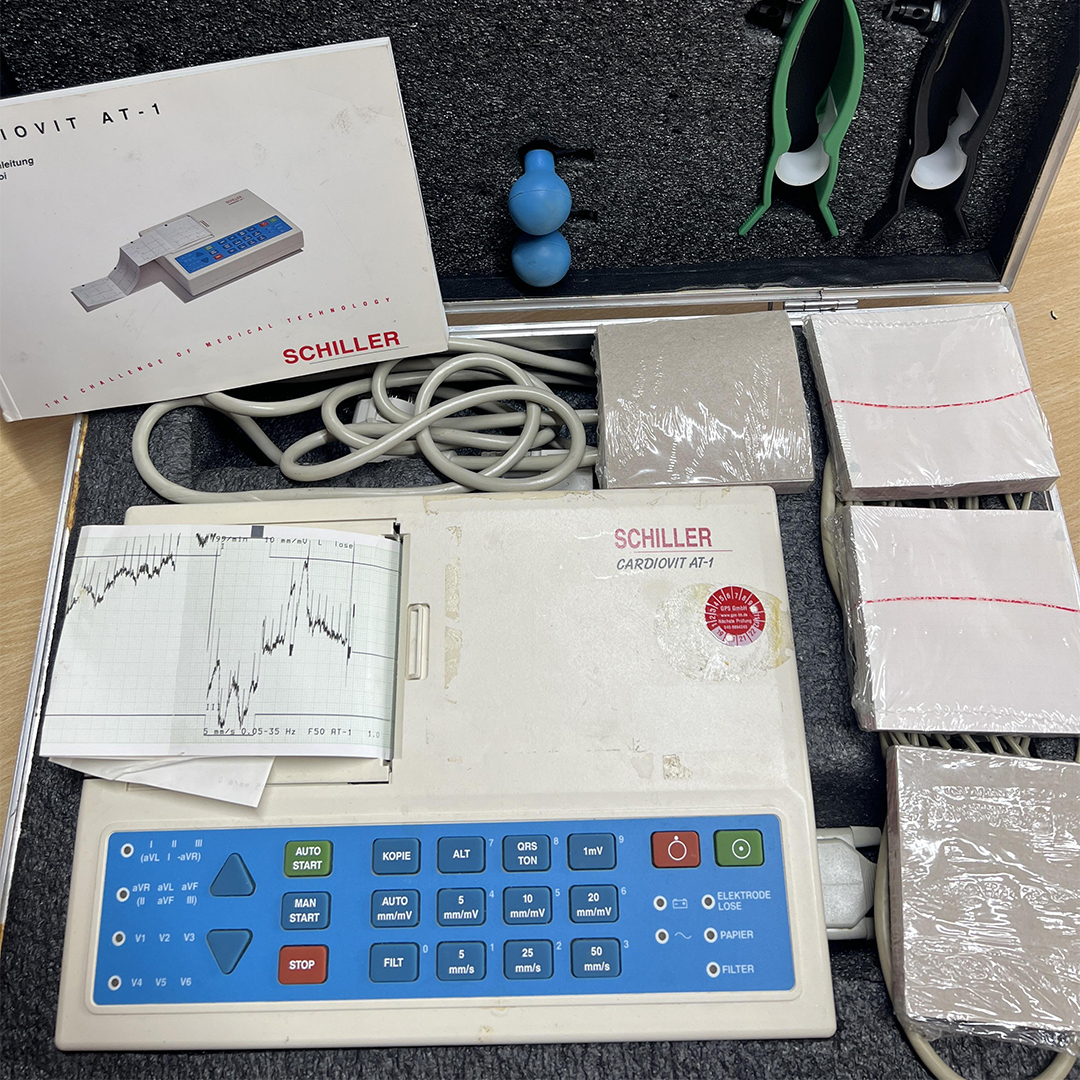 Schiller Cardiovit AT-1