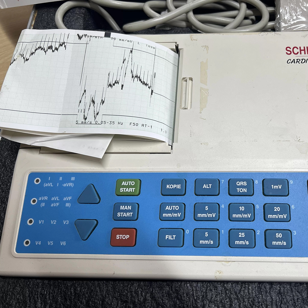 Schiller Cardiovit AT-1