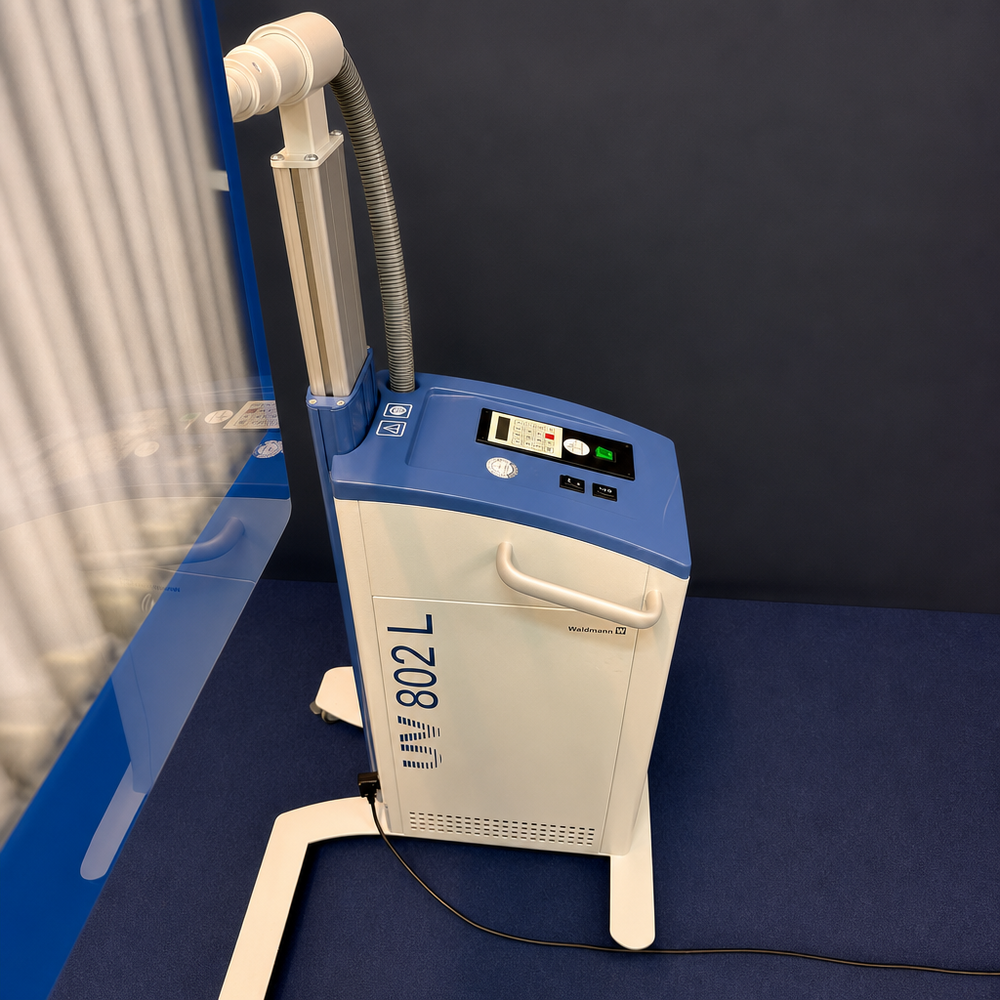 Waldmann UV 802 L mobile partial-body UV therapy system for dermatology phototherapy Waldmann UV 802 L mobile partial-body UV therapy system for dermatology phototherapy